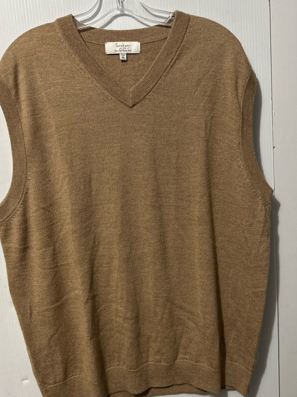 Turnbury Men’s V-Neck Sweater Vest in Camel Brown
